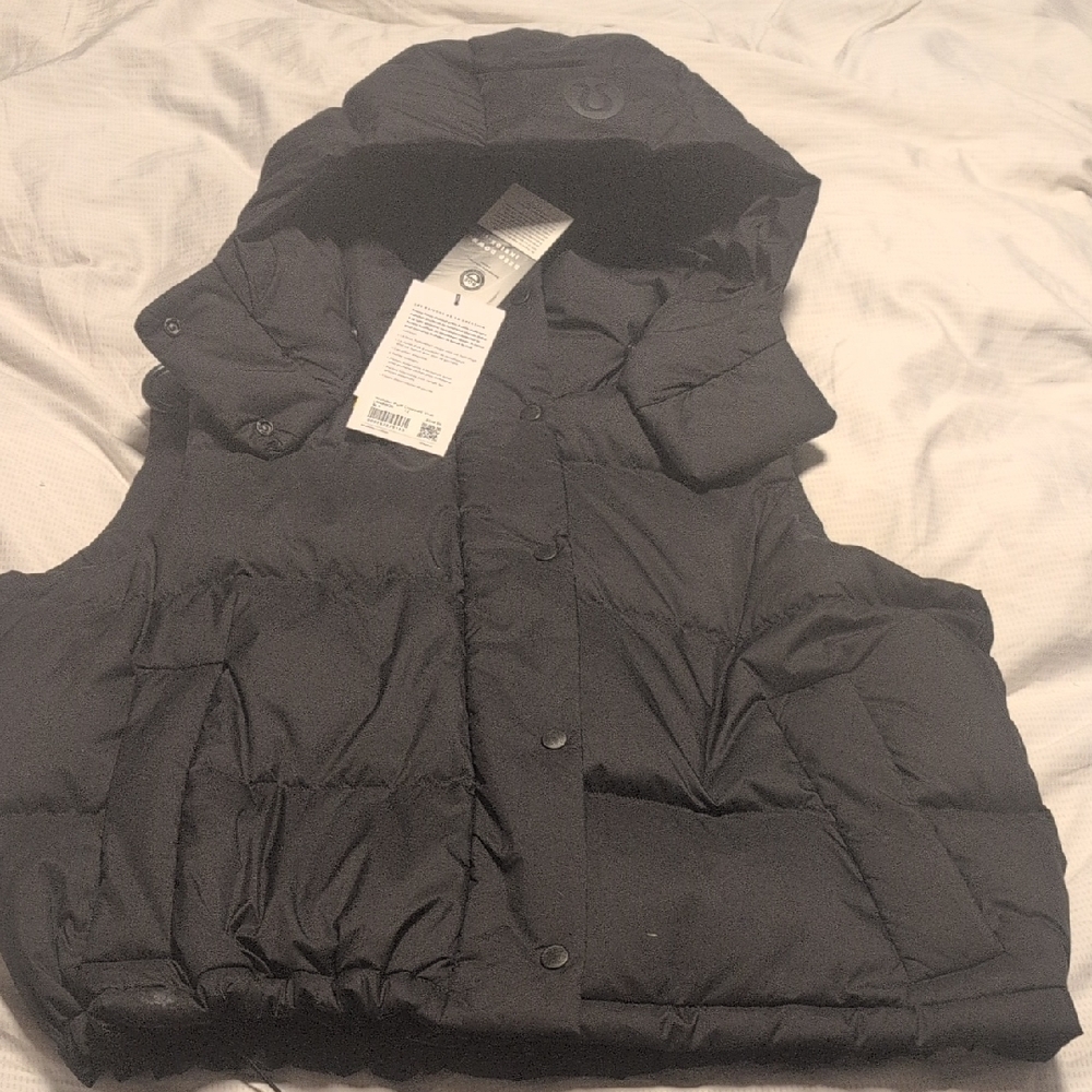 Lululemon Wunder Puff Cropped Vest in Black